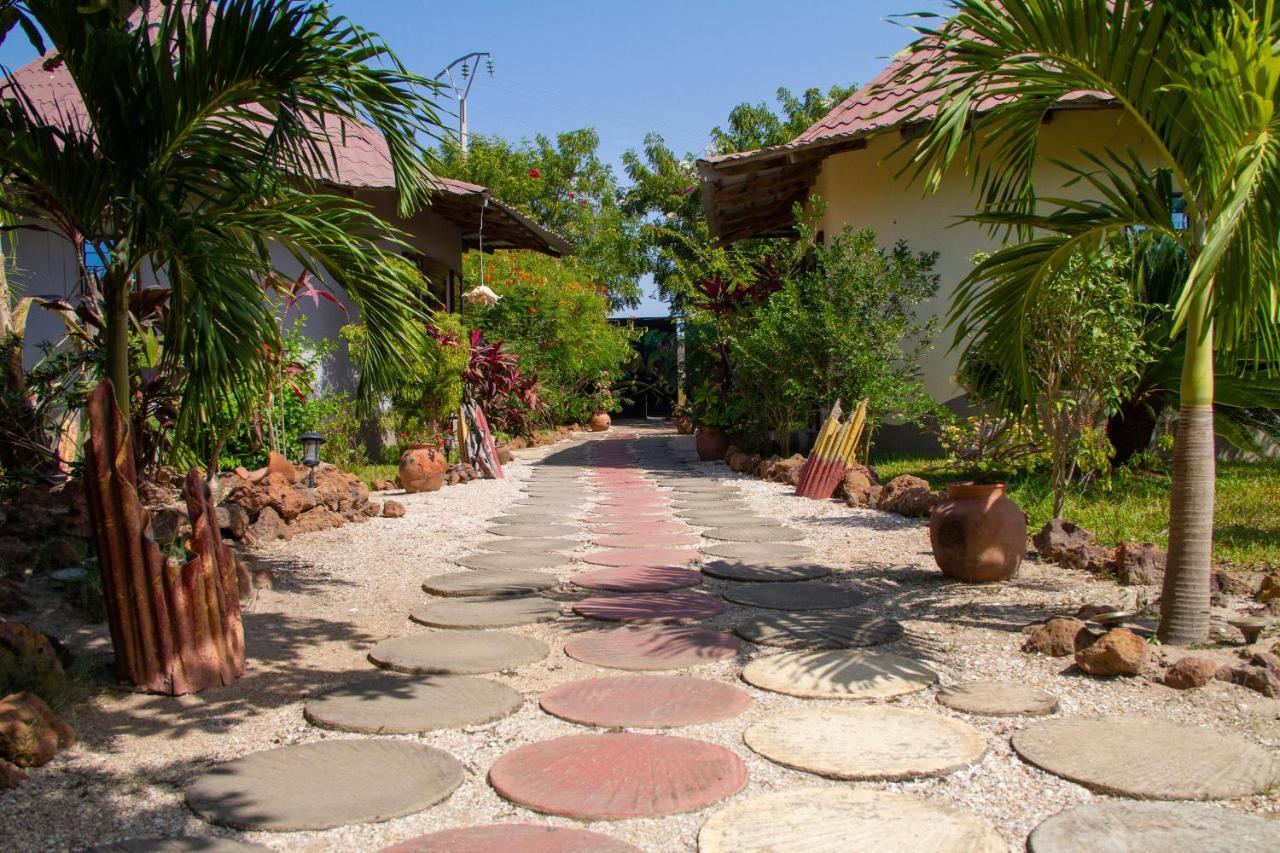 Mama Africa Art Residence & Art Center Gambia Tanji المظهر الخارجي الصورة